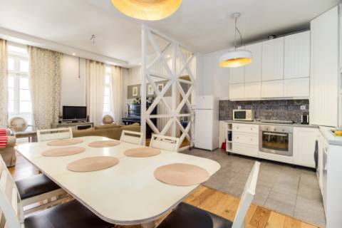 Apartamento T3 cheio de charme em plena Baixa Lisboeta