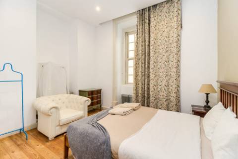 Apartamento T3 cheio de charme em plena Baixa Lisboeta