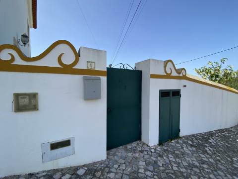 Moradia equipada e mobilada para arrendamento