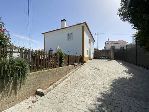 Moradia equipada e mobilada para arrendamento