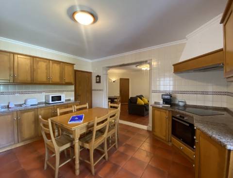 Moradia equipada e mobilada para arrendamento