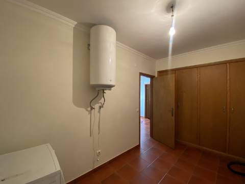 Moradia equipada e mobilada para arrendamento