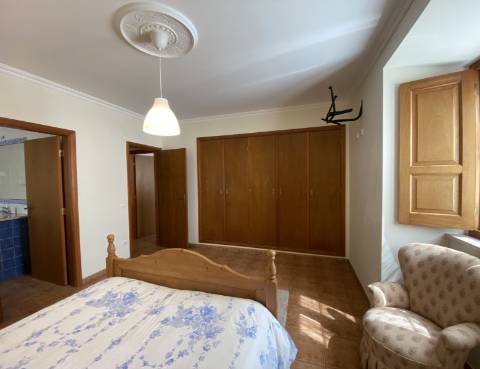 Moradia equipada e mobilada para arrendamento