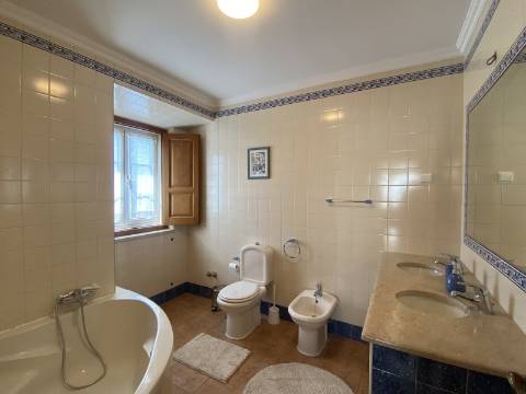 Moradia equipada e mobilada para arrendamento