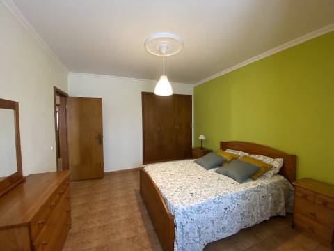 Moradia equipada e mobilada para arrendamento