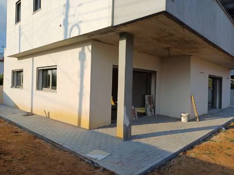 Moradia V4 Contemporânea, a 2 Minutos do Mosteiro da Batalha