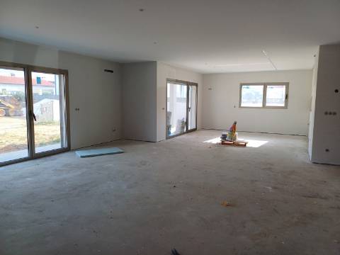 Moradia V4 Contemporânea, a 2 Minutos do Mosteiro da Batalha