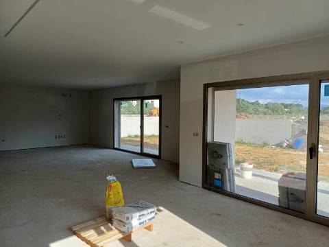 Moradia V4 Contemporânea, a 2 Minutos do Mosteiro da Batalha