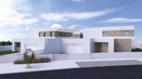 Moradia V4 Contemporânea, a 2 Minutos do Mosteiro da Batalha