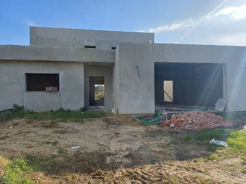 Moradia V4 Contemporânea, a 2 Minutos do Mosteiro da Batalha