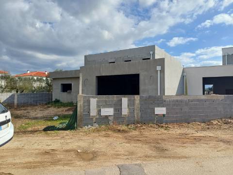 Moradia V4 Contemporânea, a 2 Minutos do Mosteiro da Batalha