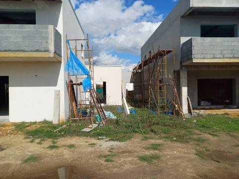 Moradia V4 Contemporânea, a 2 Minutos do Mosteiro da Batalha