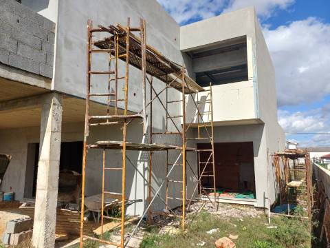 Moradia V4 Contemporânea, a 2 Minutos do Mosteiro da Batalha