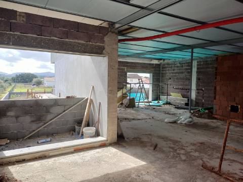 Moradia V4 Contemporânea, a 2 Minutos do Mosteiro da Batalha