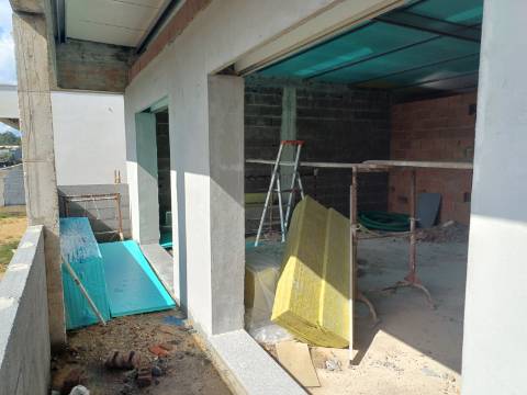 Moradia V4 Contemporânea, a 2 Minutos do Mosteiro da Batalha