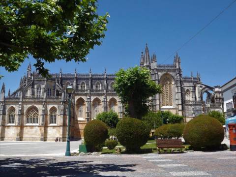 Moradia V4 Contemporânea, a 2 Minutos do Mosteiro da Batalha