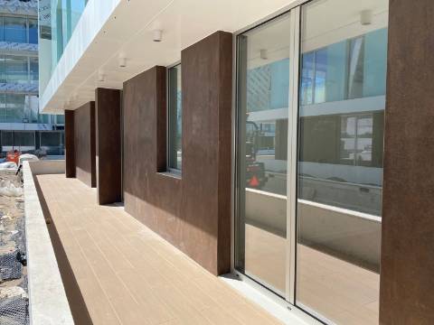 Apartamento T2 com terraço, em condomínio de luxo em frente à praia