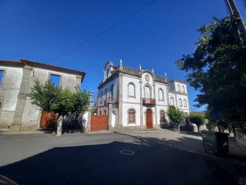 Palácio do Séc. XVII em Tábua