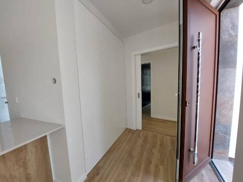 Moradia T4 com piscina, em São Gregório