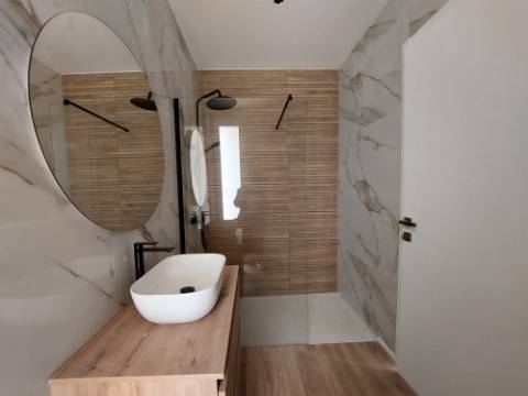 Moradia T4 com piscina, em São Gregório