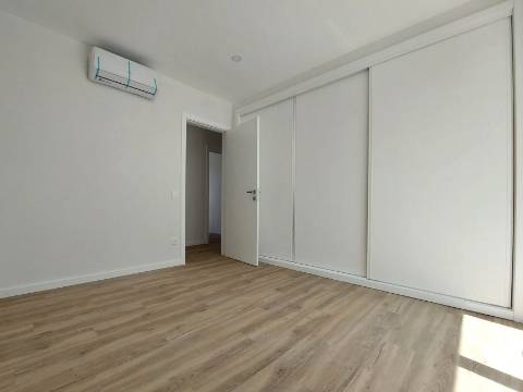 Moradia T4 com piscina, em São Gregório