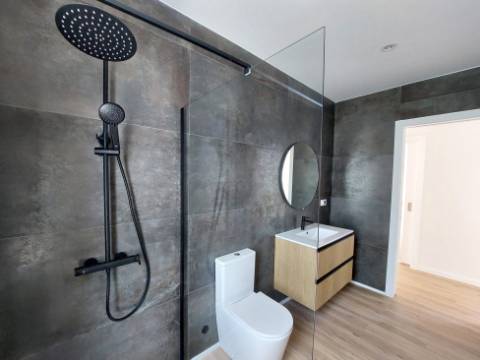 Moradia T4 com piscina, em São Gregório