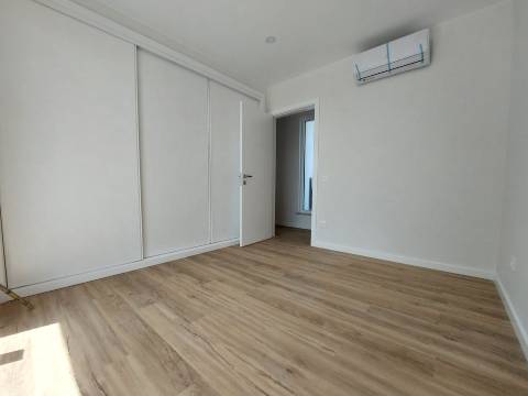 Moradia T4 com piscina, em São Gregório