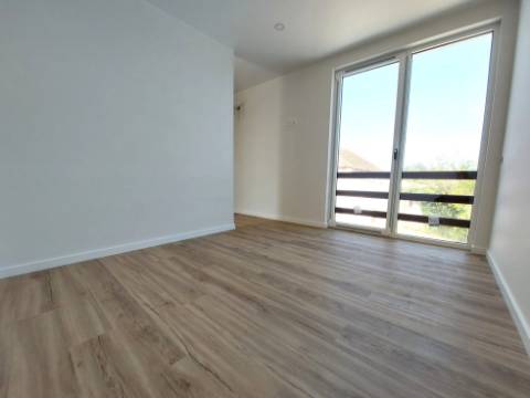 Moradia T4 com piscina, em São Gregório