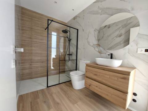 Moradia T4 com piscina, em São Gregório