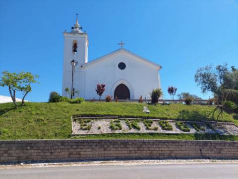 Moradia T4 com piscina, em São Gregório