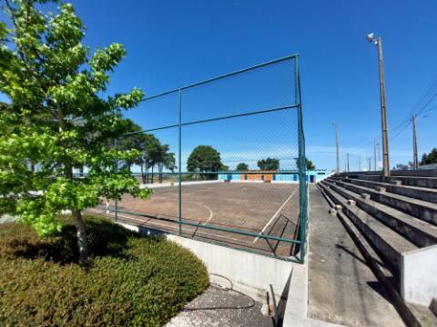 Moradia T4 com piscina, em São Gregório