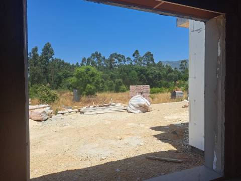 Moradia lote B - Moradia isolada térrea T3 com garagem e piscina em Lagoa do Cão, Aljubarrota