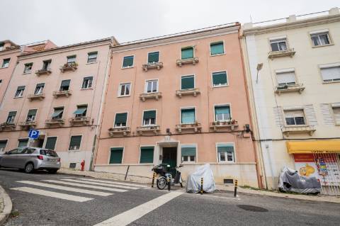 Apartamento T2 com vista de rio, totalmente renovado