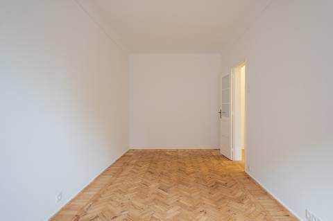 Apartamento T2 com vista de rio, totalmente renovado