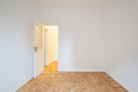 Apartamento T2 com vista de rio, totalmente renovado