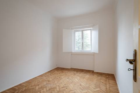 Apartamento T2 com vista de rio, totalmente renovado