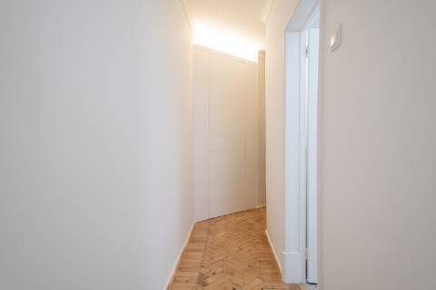 Apartamento T2 com vista de rio, totalmente renovado