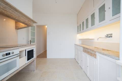 Apartamento T2 com vista de rio, totalmente renovado