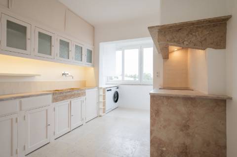 Apartamento T2 com vista de rio, totalmente renovado