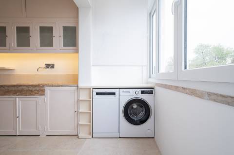 Apartamento T2 com vista de rio, totalmente renovado