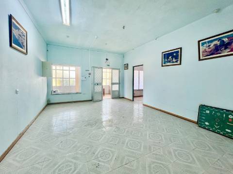 Imóvel junto a Palmela com grande potencial de investimento