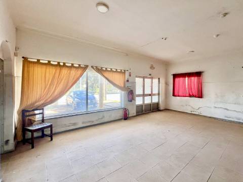 Imóvel junto a Palmela com grande potencial de investimento