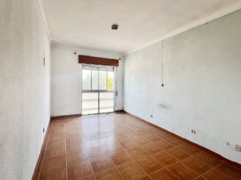 Imóvel junto a Palmela com grande potencial de investimento