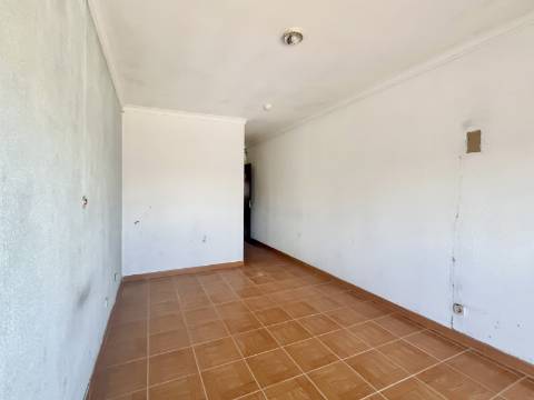 Imóvel junto a Palmela com grande potencial de investimento