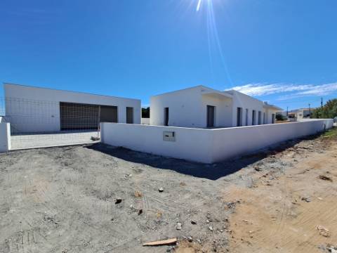 Moradia Térrea T3+1 com piscina em Geraldes