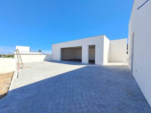 Moradia Térrea T3+1 com piscina em Geraldes