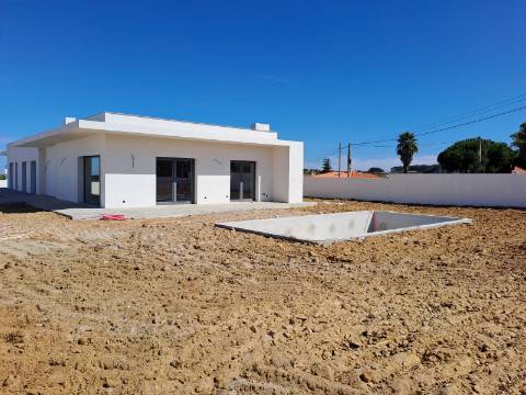 Moradia Térrea T3+1 com piscina em Geraldes