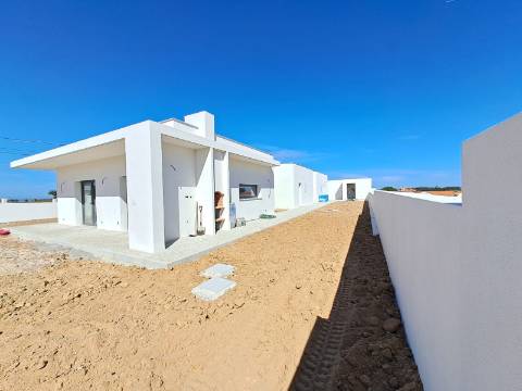 Moradia Térrea T3+1 com piscina em Geraldes