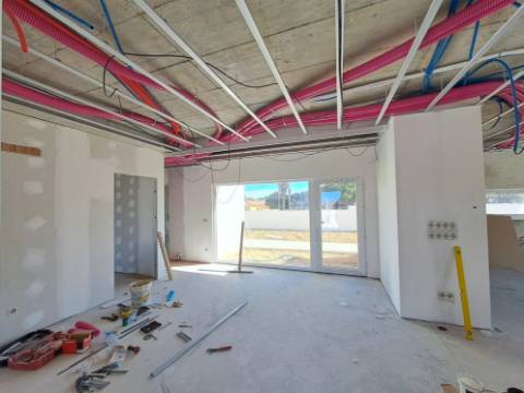 Moradia Térrea T3+1 com piscina em Geraldes