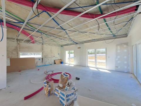 Moradia Térrea T3+1 com piscina em Geraldes